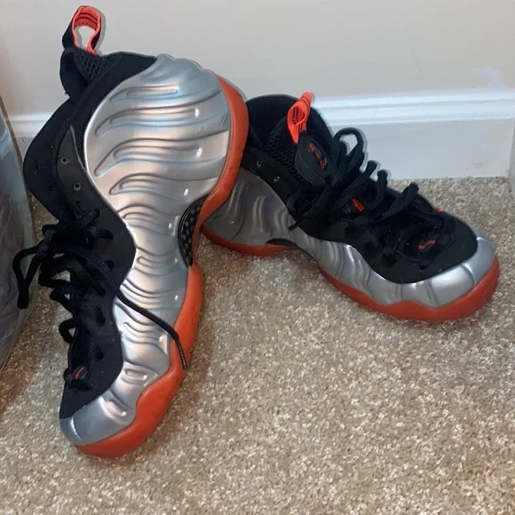 Crimson Nike Foamposite Pro - Picture 2 of 5